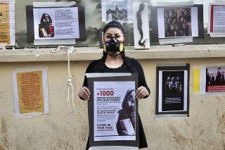 Une militante du Bangladesh manifeste en faveur des jeunes filles iraniennes (archives).